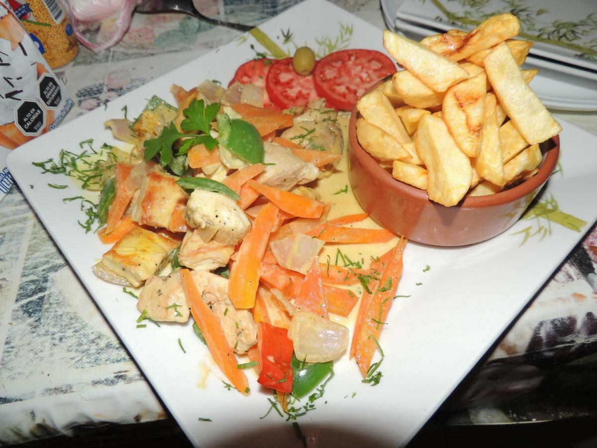 Bed and Breakfast Hostal Dinosaurio Torotoro Екстер'єр фото